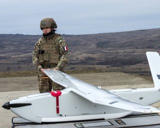 Коктейли Молотова и шпион: Россию подозревают в диверсии на заводе дронов во Франции