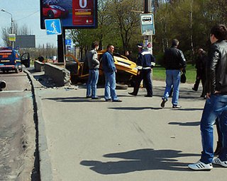 В Киеве иномарка заехала в пешеходный переход
