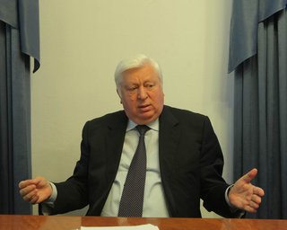 Пшонка считает, что Тимошенко затягивает судебный процесс