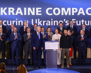 Постійно на зв'язку з Росією. Чому союзники не запросили Україну до НАТО