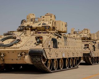 Від снарядів HIMARS до Bradley: яку зброю може отримати Україна від США через DCS