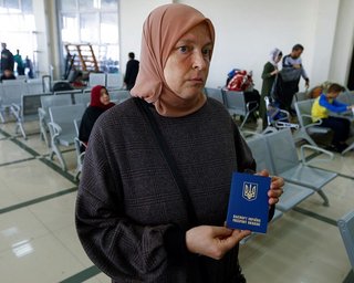 "От одной войны к другой": женщина с ребенком боится возвращаться из Газы в Украину (фото)