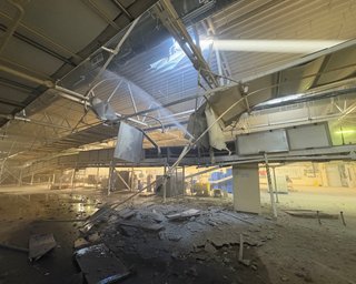 "Одна из первых крупных инвестиций": россияне атаковали завод компании-гиганта США Mondelez в Украине (видео)