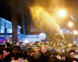 Протести у Тбілісі завершилися: спецназ та водомети залишили центральну площу (фото)