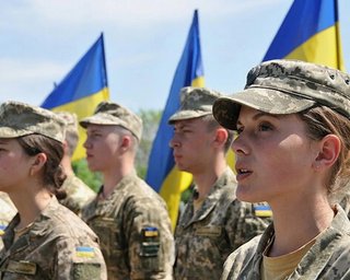 Украинок будут ставить на учет в ТЦК автоматически: грозит ли женщинам мобилизация