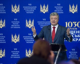 Порошенко пообещал украинцам лишнюю пенсию