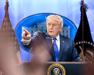 "Многие из вас еще не знают": Трамп неожиданно прокомментировал отмену санкций против РФ