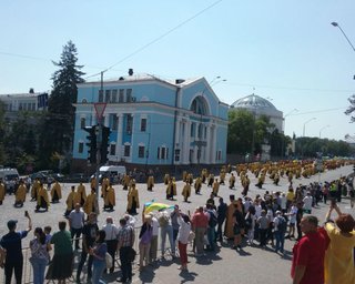 В Киеве проходит Крестный ход Украинской православной церкви Киевского патриархата