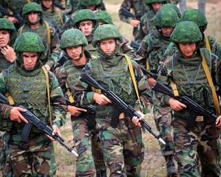 Таджикистан перекидає 3000 солдатів до кордону з Афганістаном через наступ талібів