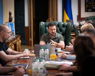 "Неприпустимо": Зеленський висловився про рішення Польщі і надалі блокувати експорт зерна