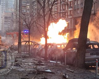Удар балістикою по Києву: є загиблий, постраждав костел Святого Миколая (фото, відео)