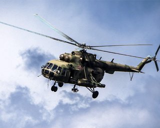 Погнули гвинти і відламали хвіст: під Курськом FPV-дрон влучив по гелікоптеру Мі-8 РФ (фото)