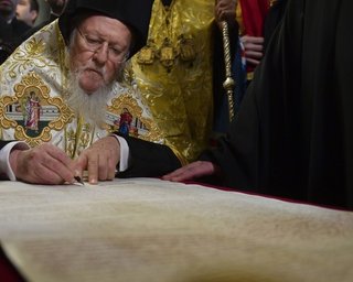 Томос об автокефалии украинской церкви возвращается в Стамбул