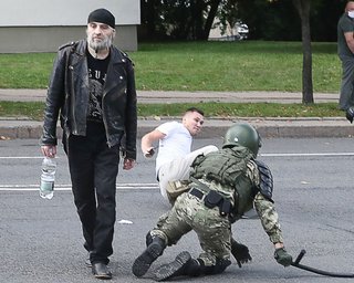 "Марш героев": тысячи белорусов попробуют пробиться к резиденции Лукашенко