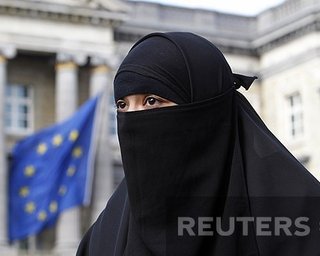 Парламент Франции поддержал запрет на паранджу