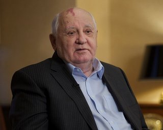 "Він зіграв вирішальну роль в історії": у ЄС відреагували на смерть Горбачова