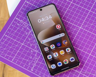 Компактний, але потужний телефон Motorola: новинка 2026 року вразила експертів (фото)
