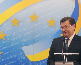 Глава МИД надеется, что Свобода откажется в Раде от своих радикальных взглядов