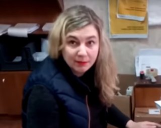 Співробітницю "Укрпошти" звільнили за порушення "мовного закону" (відео)