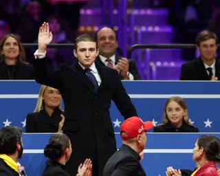 Портной Бэррона Трампа рассказал, как ведет себя сын президента, когда его не видит публика