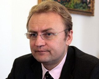 Мэр Львова призвал силовиков перейти на сторону народа