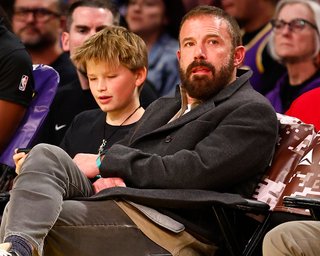 Бен Аффлек сбежал к бывшей жене Дженнифер Гарнер из-за бушующего пожара