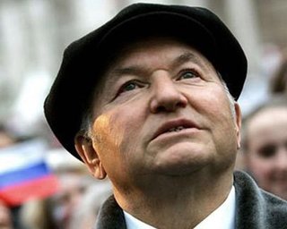 Кремль: Будни пенсионера Лужкова нас не интересуют