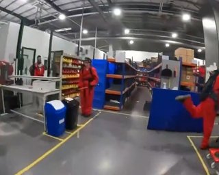 Пропалестинские протестующие разгромили оружейный завод в Британии