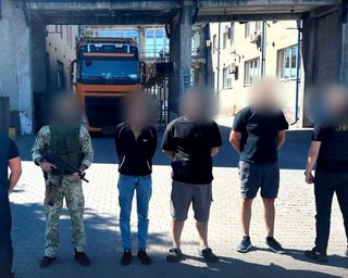 На Закарпатье пограничник отказался от взятки в 320 тыс. грн: детали