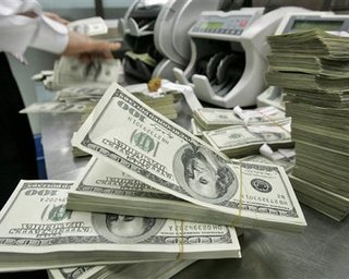 Евро резко подорожал на межбанке, доллар пробил отметку в 8,18 грн