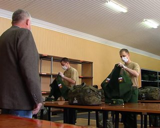 Жителей "ЛНР" и "ДНР" с российским гражданством смогут призывать в армию РФ