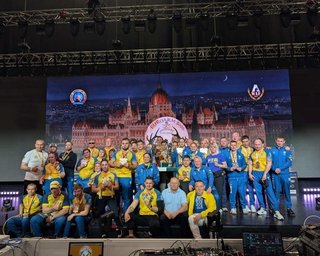 Відмовилися стояти на п'єдесталі під гімн РФ: українських параармреслерів оштрафували на змаганнях у Будапешті