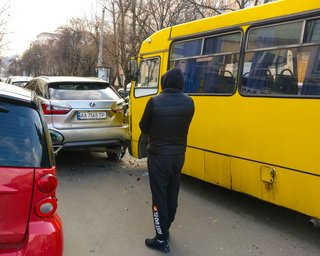 "Мы несем убытки": маршрутчики Киева просят столичную власть запретить им работать
