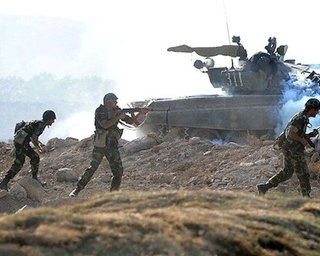 Азербайджан с боями пробился к Лачинскому коридору: Карабах на грани полного окружения
