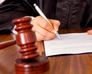 1,1 млрд замість в'язниці: екснардеп уникнув строку у справі "нафтопродуктів Курченка"