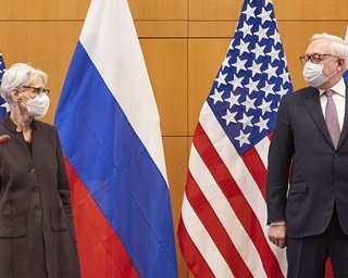 Переговори США та РФ у Женеві: обговорювали ракети, навчання в Європі й Україні