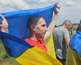 Україна визволила з полону РФ 75 полонених: кого повернули додому (фото, відео)