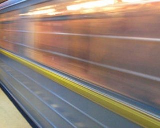 Мертвый пассажир пролежал на станции метро более часа