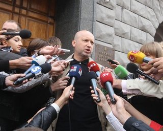 Сегодня Турчинов снова идет в СБУ