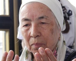 Российские силовики отпустили крымскотатарску активистку Сеитмуратову