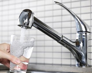 Тарифы на воду будут пересмотрены с 1 июля: в некоторых городах подорожание превысит 200%, — СМИ