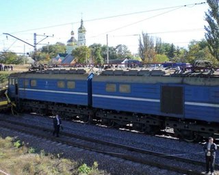Локомотив, сбивший автобус, ехал на другую аварию