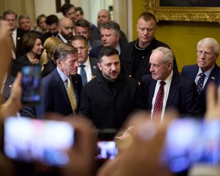 "Подвиг" в Вашингтоне: Зеленский доказал Трампу, что Украина может выиграть войну, — СМИ