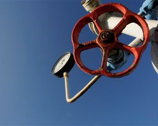 Азаров возмущен пассивностью ЕС в вопросе реверсных поставок газа из Словакии