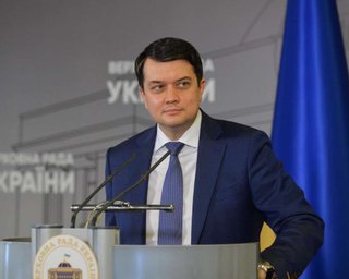 Голова "Слуги народу" не знає, чи є Разумков членом партії