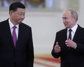 "Зближуються у військовій галузі": Росія запросила у Китаю летальну зброю, — генеральний секретар НАТО