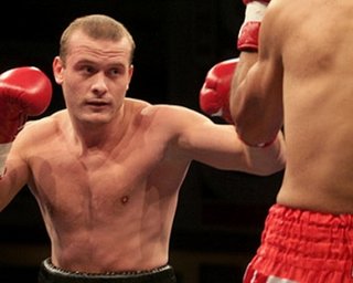Украинский боксер Узелков проиграл бой за титул чемпиона мира 