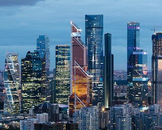 Звинуватили Україну: у Москві вибухнув безпілотник, пошкодивши будівлю "Експоцентру" (відео)
