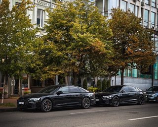 В Киеве заметили редкие заряженные седаны Audi с мощными V8 (фото)