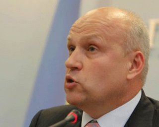 Экс-глава секретариата президента: Янукович реанимировал Тимошенко